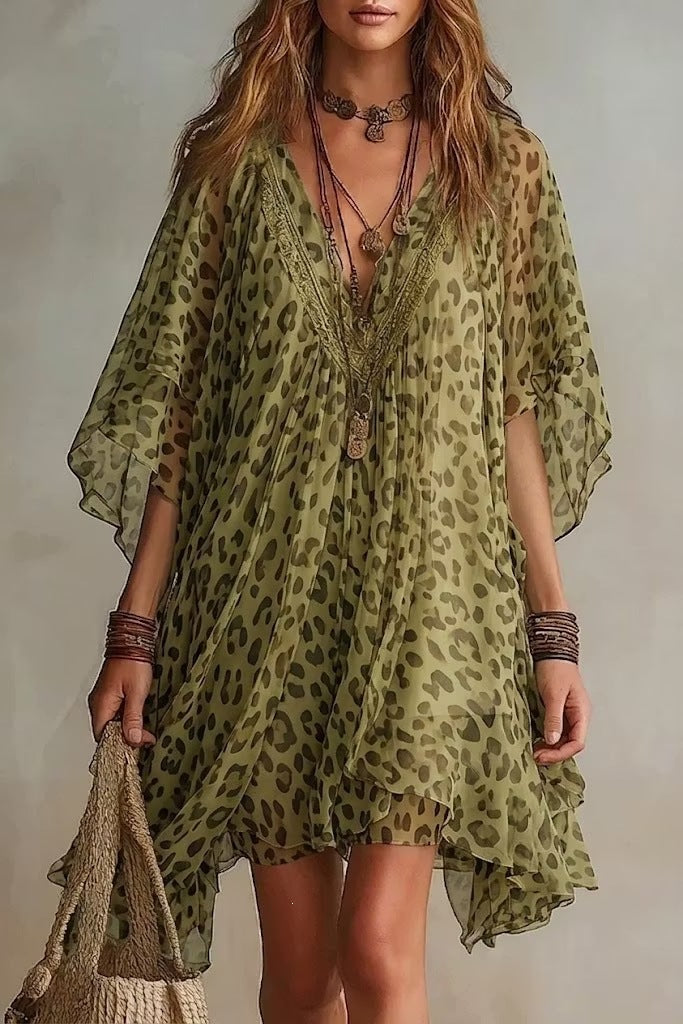 Vestido de chiffon con estampado de leopardo, de corte amplio y fluido, escote en V