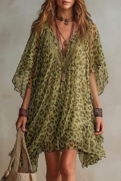 Vestido de chiffon con estampado de leopardo, de corte amplio y fluido, escote en V