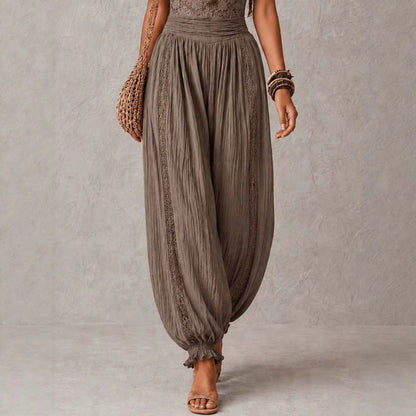 Conjunto de bandeau de encaje gris y pantalones harem de algod�n plisados