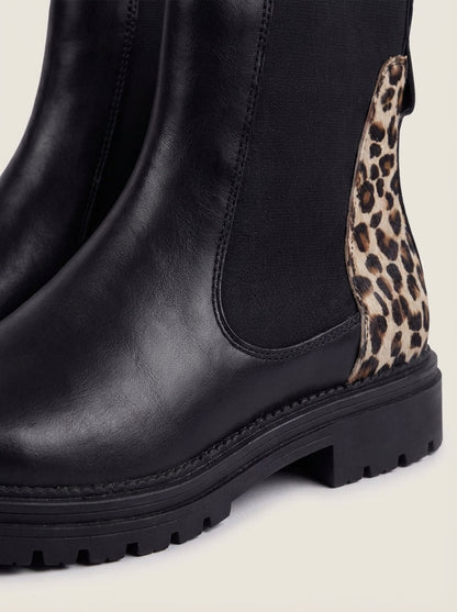 Chelsea Botas Negras – Detalle Leopardo