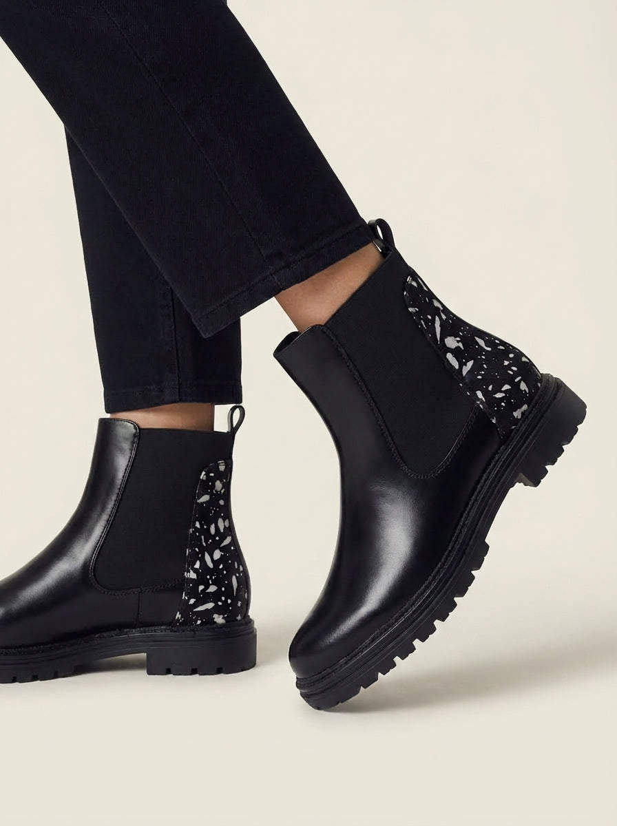 Chelsea Botas Negras - Detalle Oscuro
