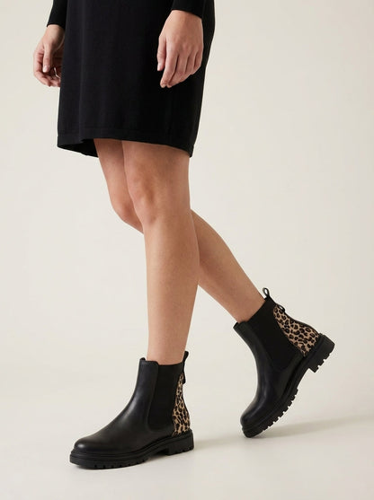 Chelsea Botas Negras – Detalle Leopardo