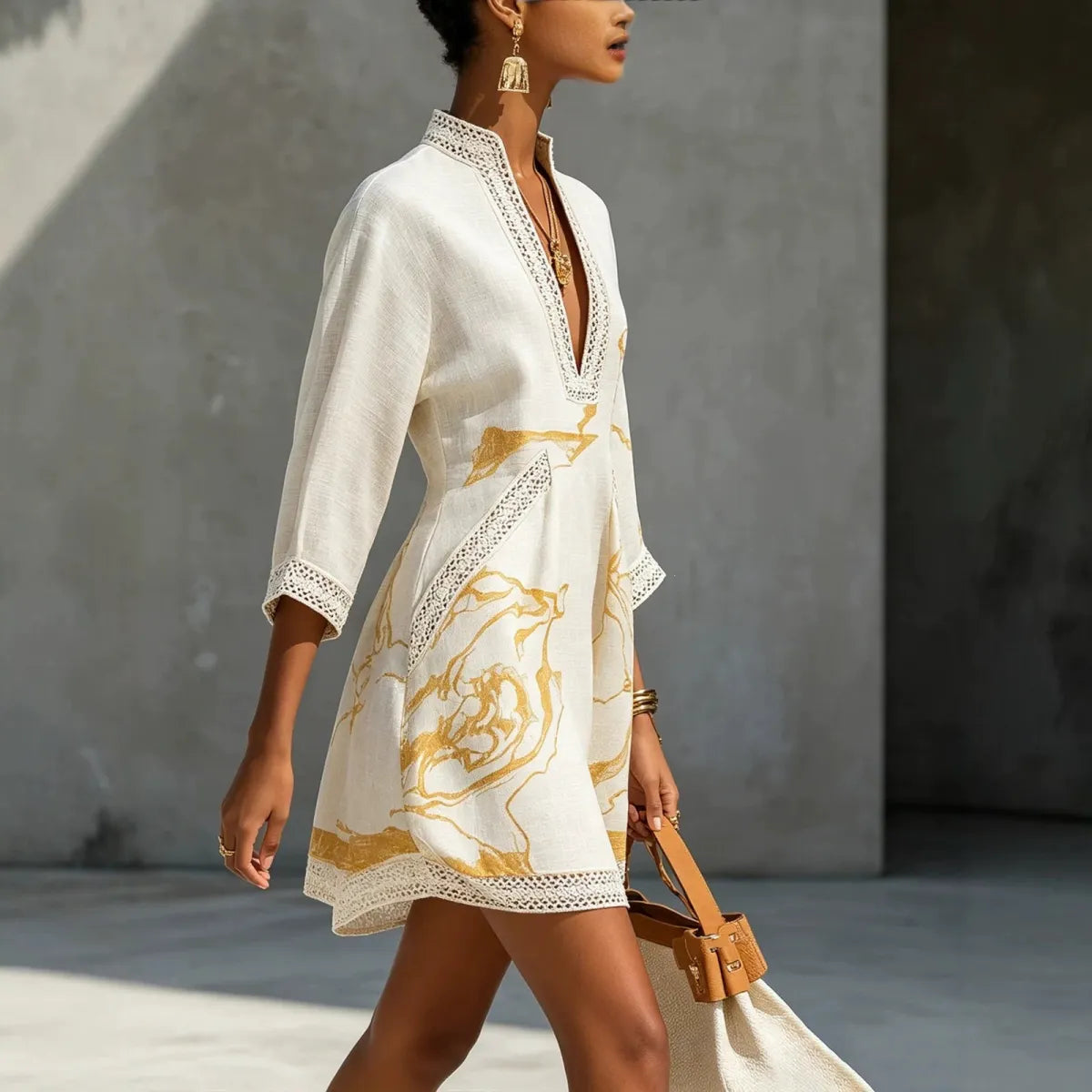 Donatella - Minivestido Elegante con Estampado de Mármol Dorado y Encaje